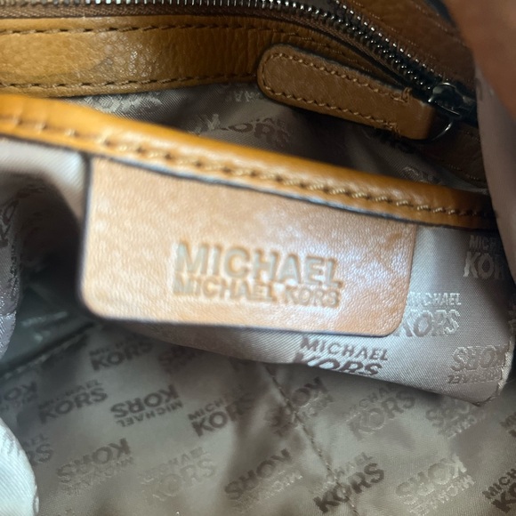 Michael Kors brown pebbles leather hobo shoulder bag - Picture 6 of 11